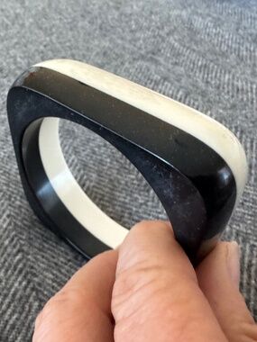 NEW (NWOT) ROOST, BLACK AND CREAM BANGLE BRACELET - STYLE 3